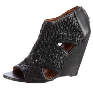 Elizabeth & James Wedge Booties Swoon EUC